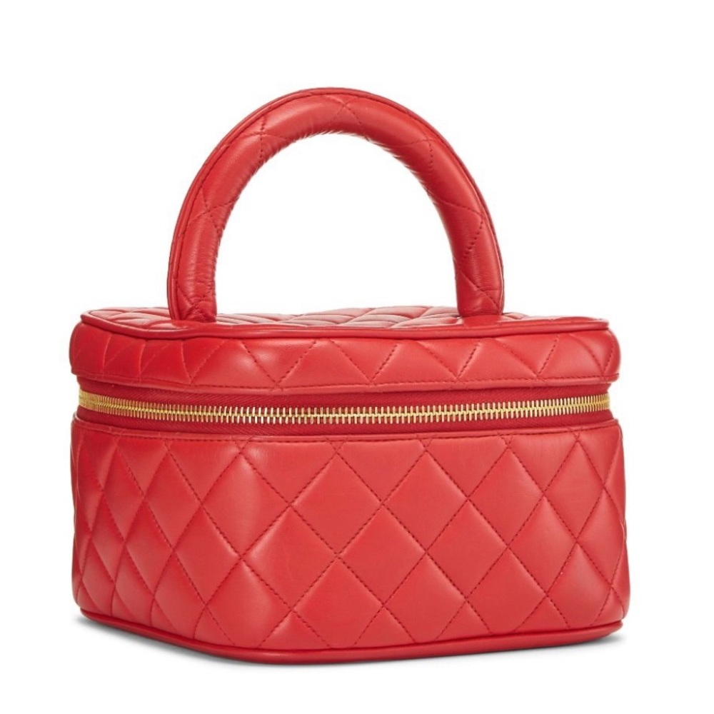 *SOLD* 🧨 RED VINTAGE CHANEL TRAIN COSMETIC CASE!